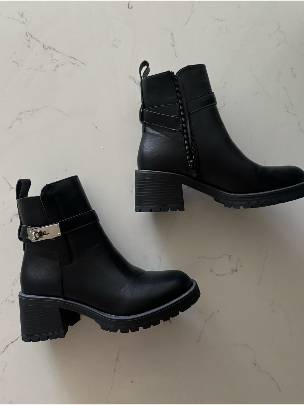 Women's Black Chelsea Boots